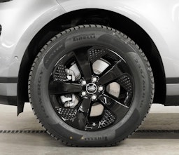 Vehicle image LAND ROVER Range Rover Evoque 1.5 T 270e S  / 4 Roues d'hiver inclues