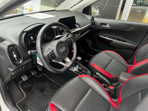 Vehicle image 4 Vehicle image 4