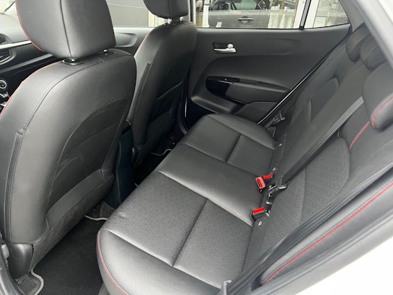 Vehicle image 5 Vehicle image 5