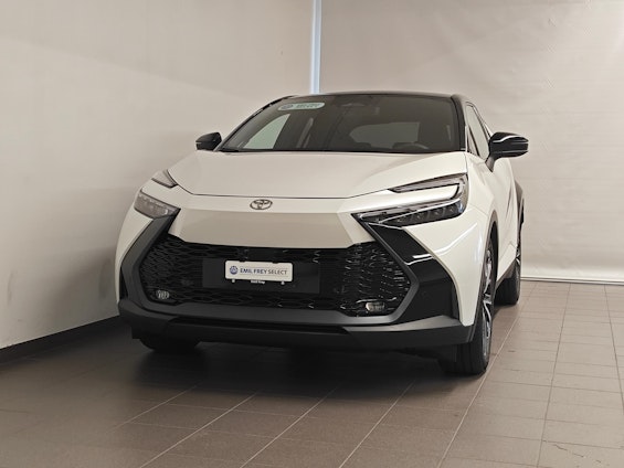 First vehicle image