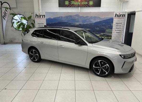 First vehicle image First vehicle image