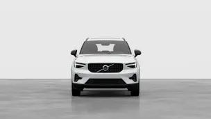 Volvo XC40 2.0 B3 MH Plus Dark