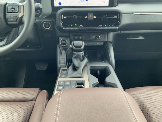 Vehicle image 6 Vehicle image 6