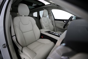 Vehicle image VOLVO XC60 2.0 T6 TE Inscription eAWD