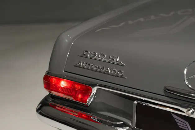 Mercedes-Benz 230 SL