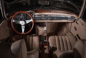 Mercedes-Benz 230 SL