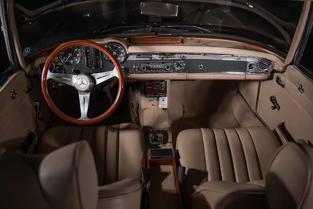 Mercedes-Benz 230 SL
