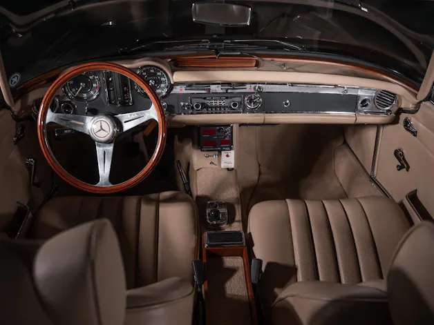 Mercedes-Benz 230 SL