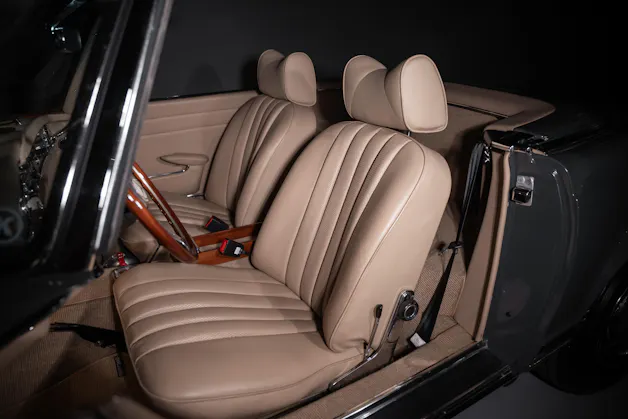 Mercedes-Benz 230 SL