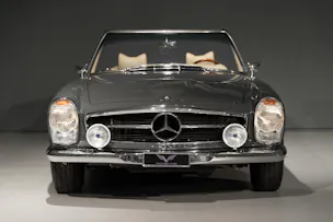 Mercedes-Benz 230 SL