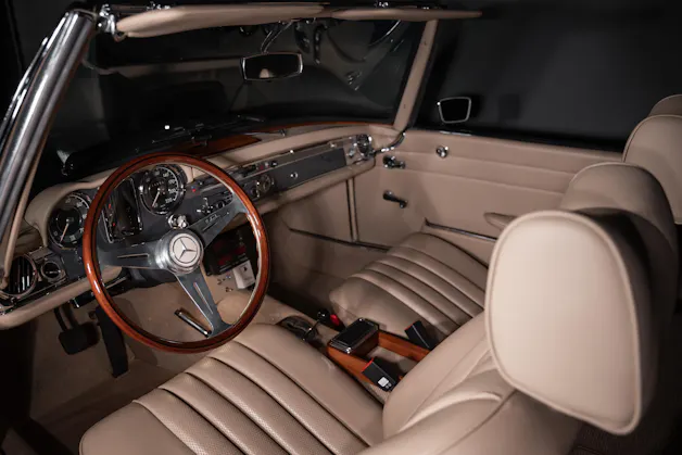 Mercedes-Benz 230 SL