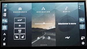 Vehicle image LAND ROVER Discovery Sport 1.5 T 270e Dynamic SE