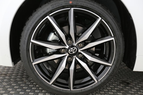 Vehicle image 18