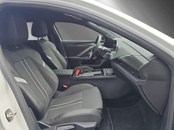 Vehicle image 14 Vehicle image 14