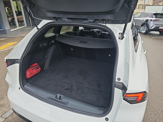 Vehicle image 17 Vehicle image 17