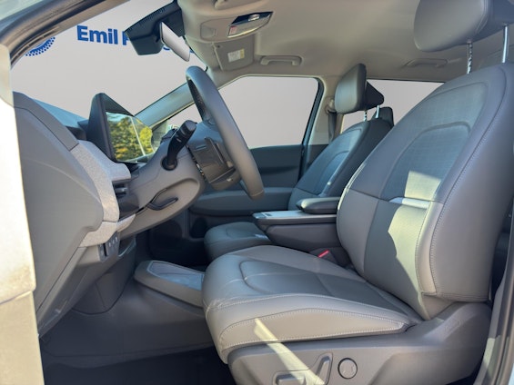 Vehicle image 11 Vehicle image 11