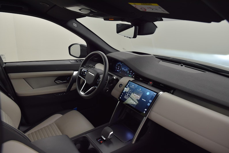 Vehicle image LAND ROVER DISCOVERY SPORT