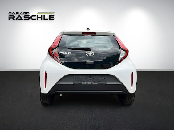 Vehicle image 4 Vehicle image 4