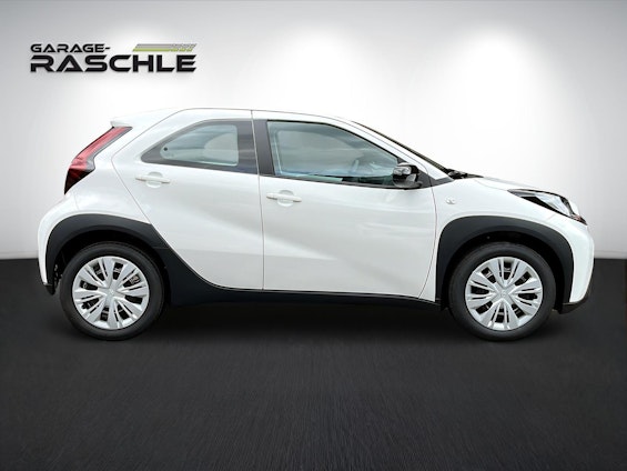 Vehicle image 15 Vehicle image 15