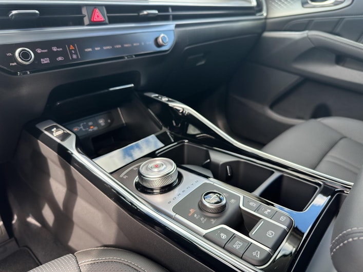 Vehicle image KIA SORENTO