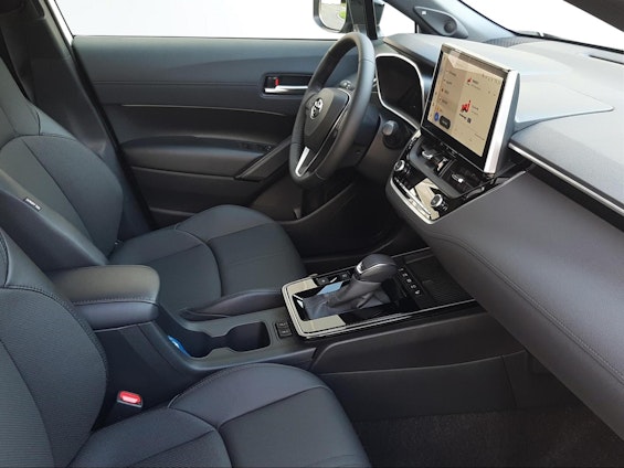 Vehicle image 14