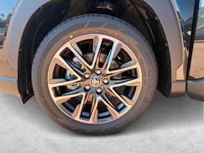 Fahrzeugbild TOYOTA Corolla Cross 2.0 HSD Premium AWD-i