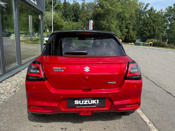 Vehicle image 4 Vehicle image 4