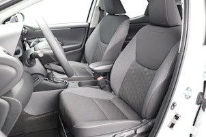 Vehicle image TOYOTA Yaris 1.5 VVT-i HSD Trend