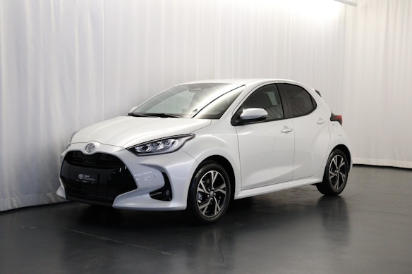 TOYOTA Yaris 1.5 VVT-i HSD Trend 1