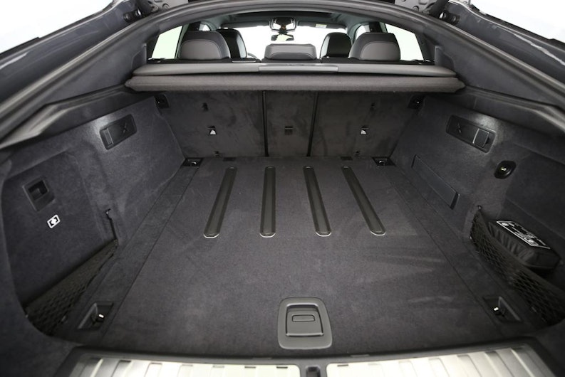 Vehicle image BMW X6