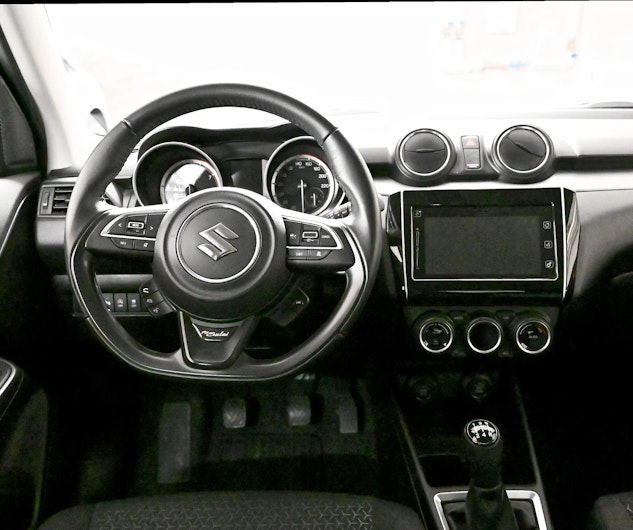 Vehicle image SUZUKI SWIFT