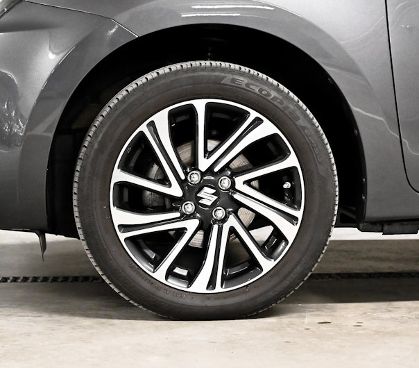 Vehicle image SUZUKI SWIFT