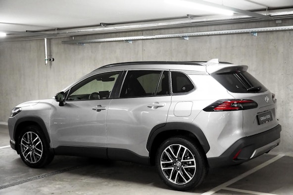 Vehicle image 6
