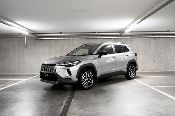 TOYOTA Corolla Cross 2.0 HSD Premium AWD-i 1