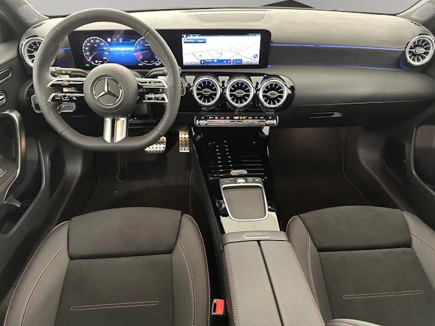 Mercedes-Benz A 250 AMG Line 4m