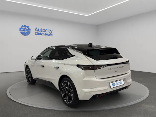 DS Automobiles No4 1.2 Hybrid Pallas