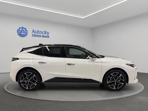 DS Automobiles No4 1.2 Hybrid Pallas