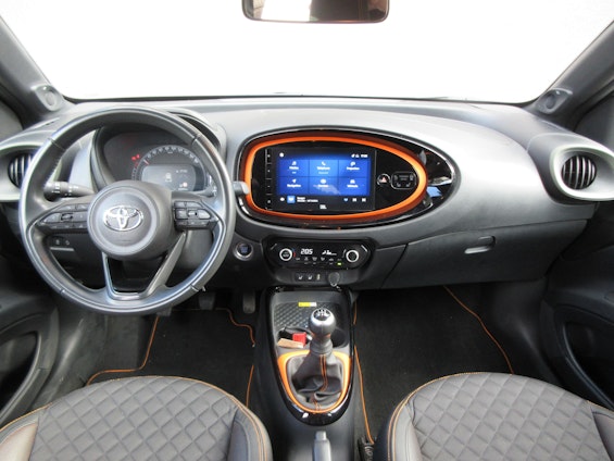 Vehicle image 4