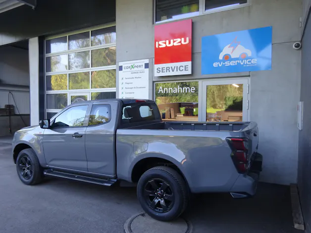 Isuzu Space Nitro Sport AT 4X4