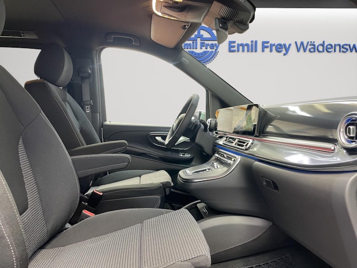 Vehicle image MERCEDES-BENZ V 250