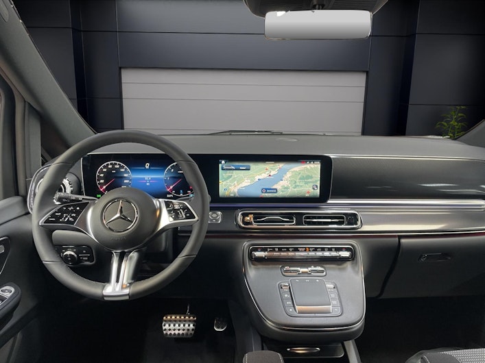 Vehicle image MERCEDES-BENZ V 250