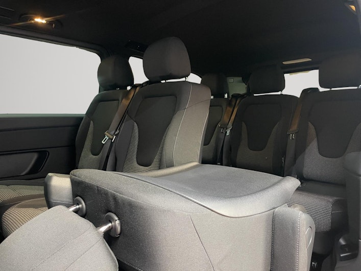 Vehicle image MERCEDES-BENZ V 250