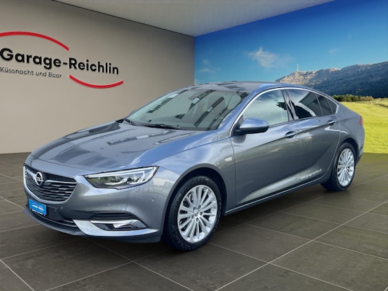 First vehicle image