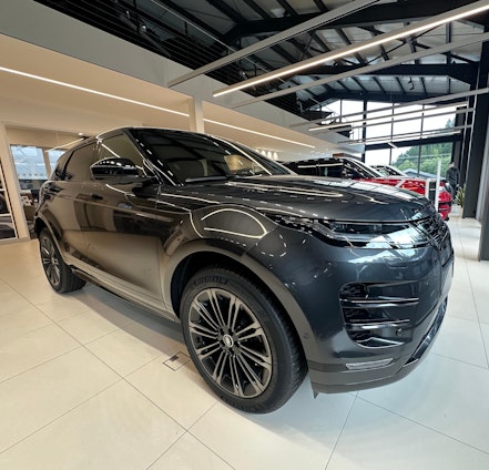 First vehicle image