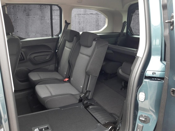 Vehicle image 9 Vehicle image 9