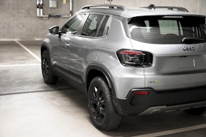 Vehicle image JEEP Avenger 1.2 MHEV Upland 4xe