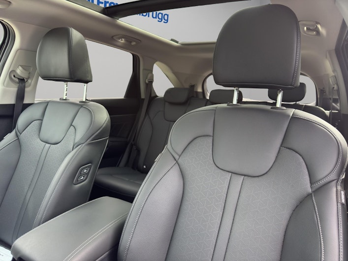 Vehicle image KIA SORENTO