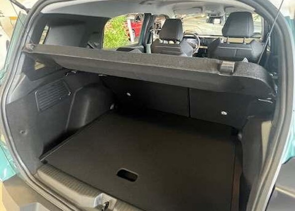 Vehicle image 9 Vehicle image 9