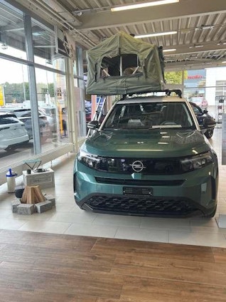 First vehicle image First vehicle image