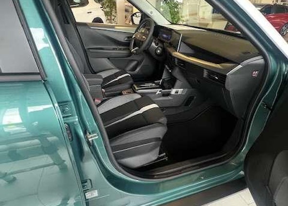 Vehicle image 8 Vehicle image 8